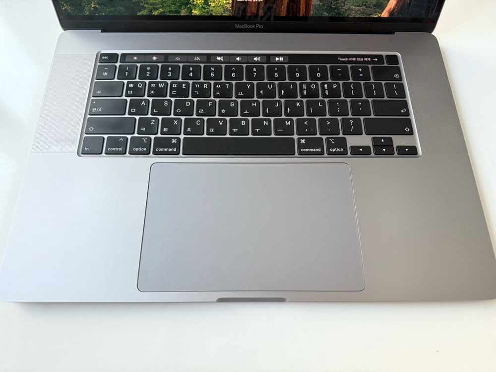 360만원에 산 맥북 프로 16인치 2019 Pro 이미지