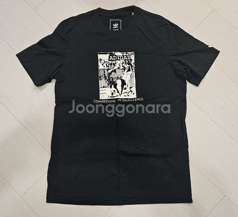 아디다스 티셔츠 : 사이즈 M--0
