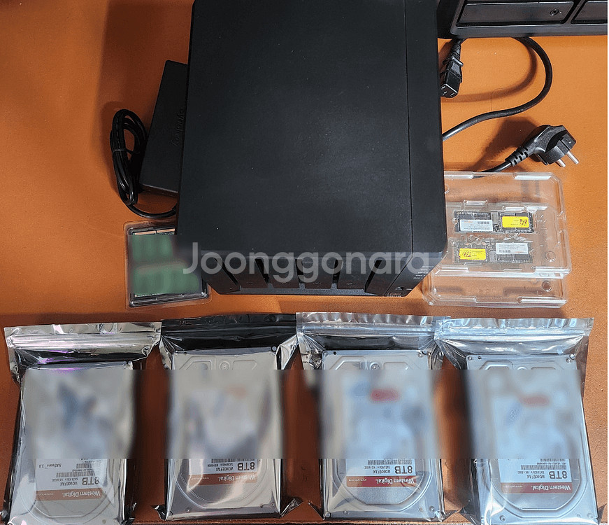 시놀로지DS918+ 램6G +WD RED 32TB--1