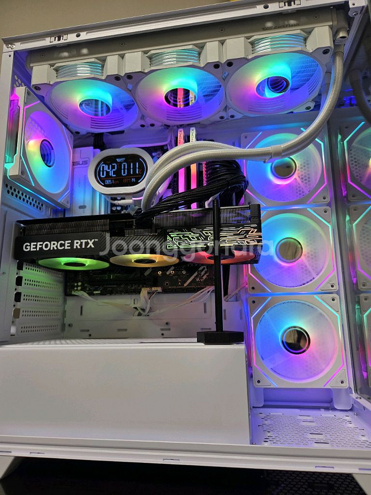 9800x3d / b850m / rtx5080 본체--0
