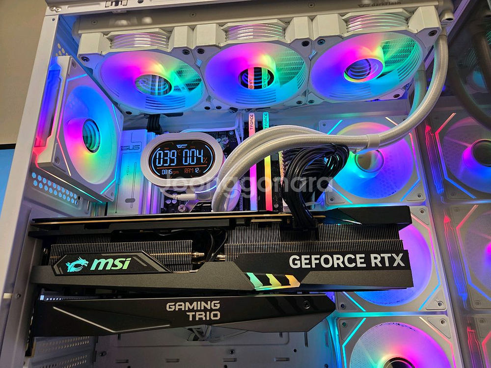 9800x3d, b850m, rtx4080 트리오--1