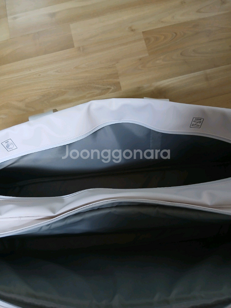 배드민턴 가방 10만원짜리 만 팔천원에 팝니다. 중고--4