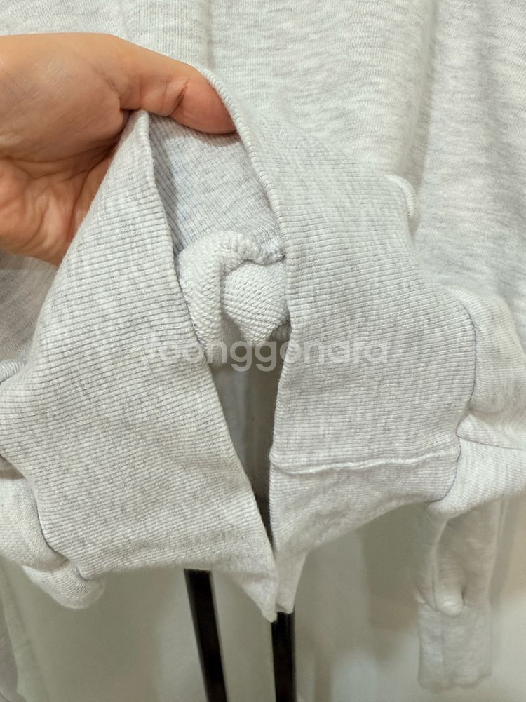(F)론론 반집업 멜란지그레이 크롭맨투맨 스웻셔츠 34--2