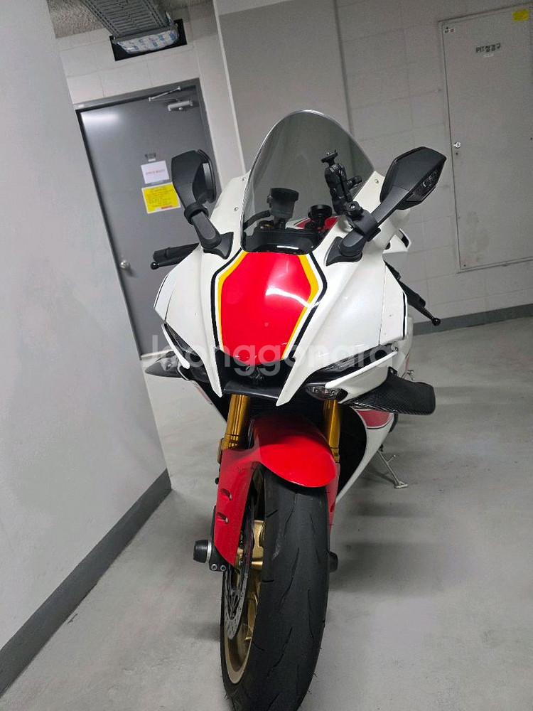 야마하 YZF-R1 60주년 22년식 4,700km이하--0