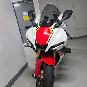 야마하 YZF-R1 60주년 22년식 4,700km이하