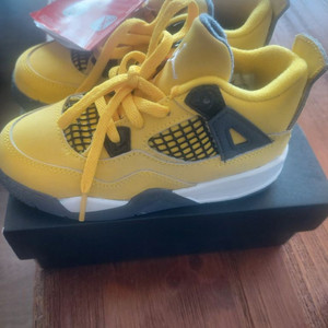 조던4 옐로우TD 새상품