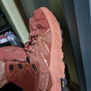 호카 아나카파 미드 로우 GTX 265