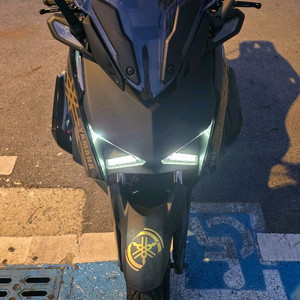 24년 xmax300 신차급팝니다