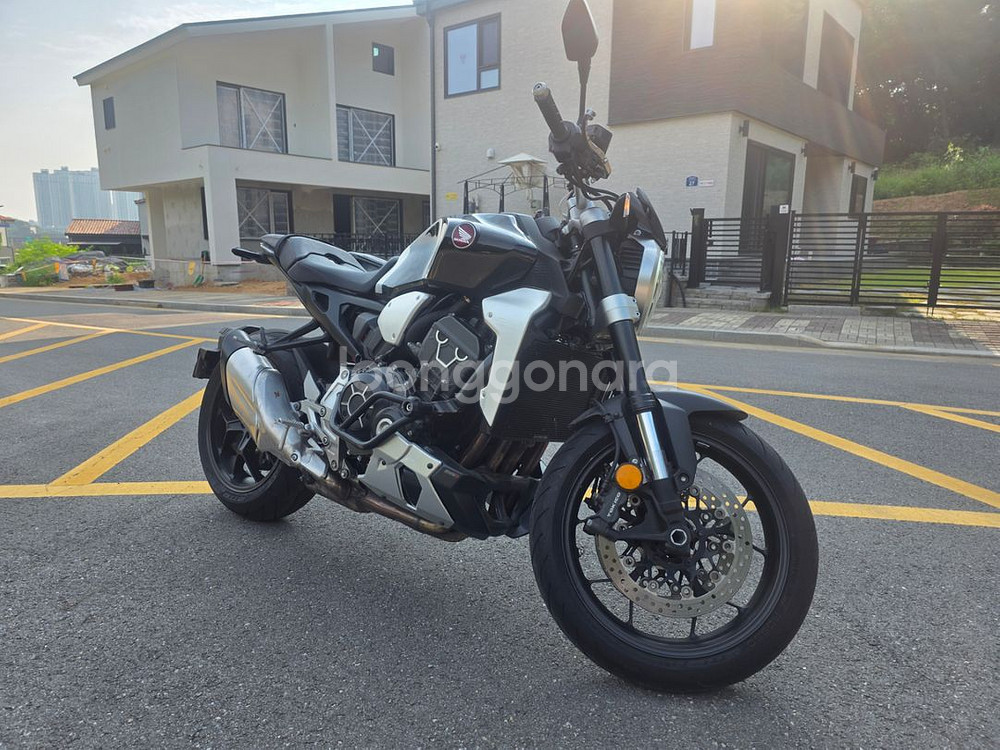 cb1000r--5