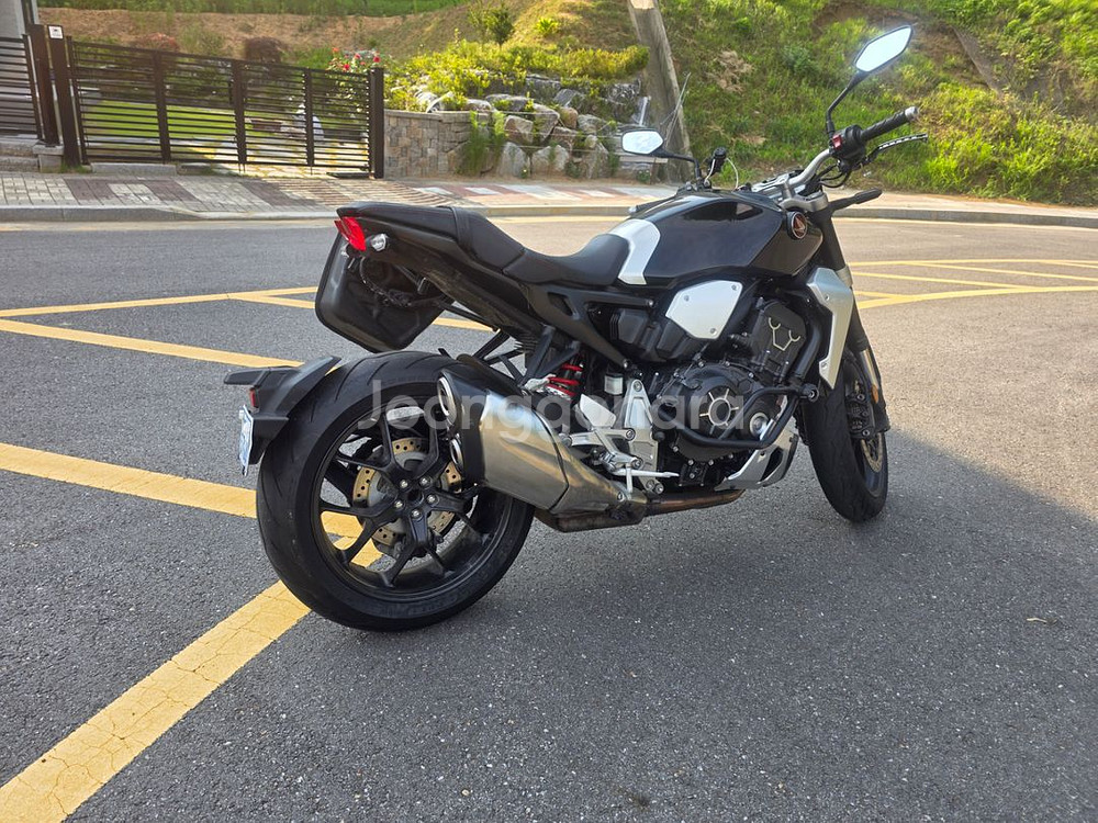 cb1000r--9