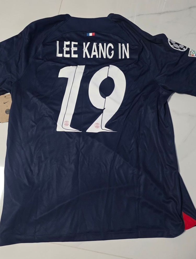 PSG 23/24 홈 어웨이 유니폼 이강인 이미지