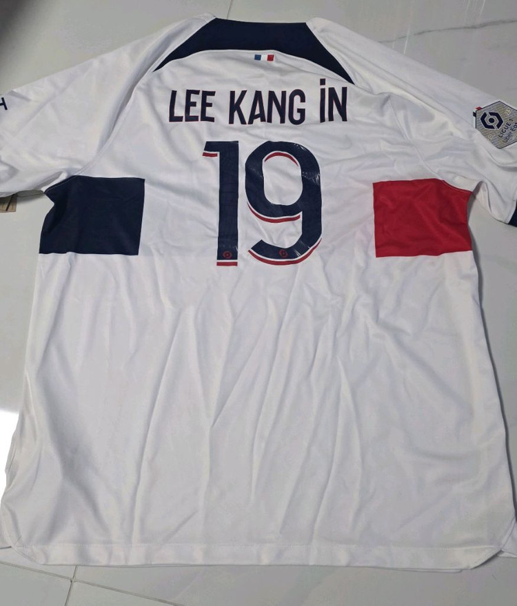 PSG 23/24 홈 어웨이 유니폼 이강인 이미지