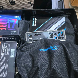 애즈락 390z 익스트림4 인텔 9700k 판매합니다.