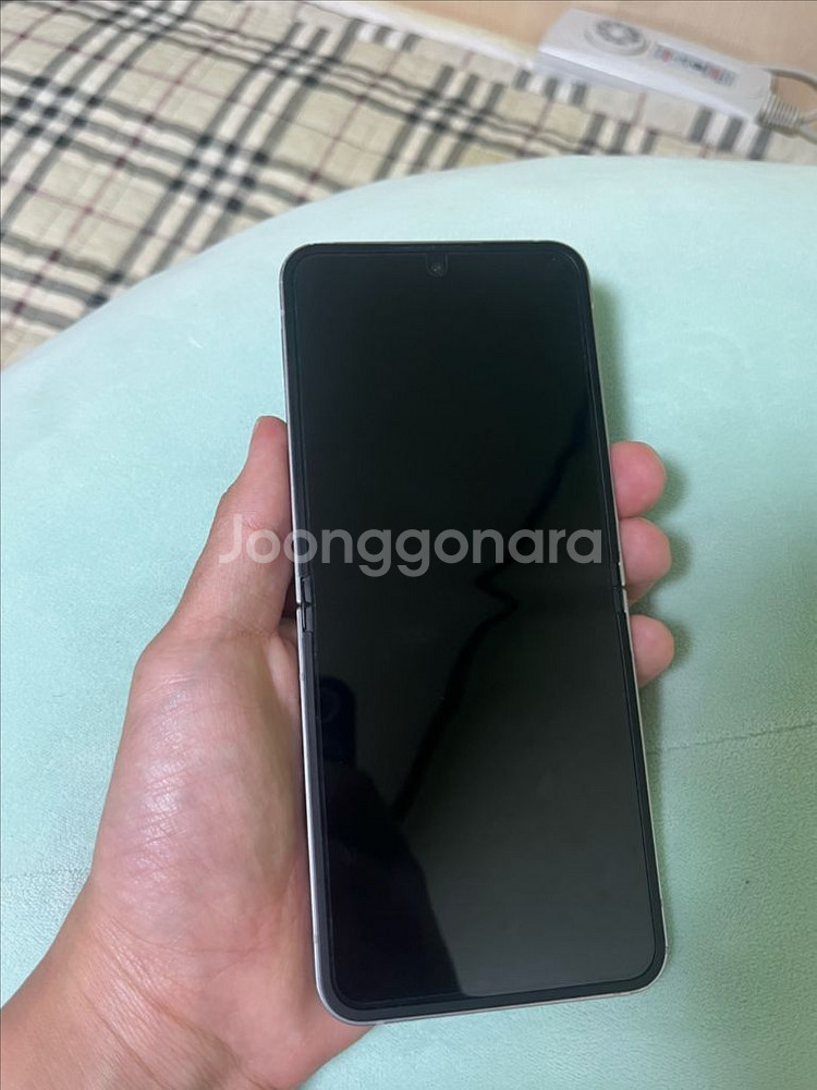 갤럭시 Z Flip6 256 실버쉐도우--1