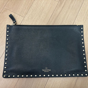 발렌티노 락스터드 클러치