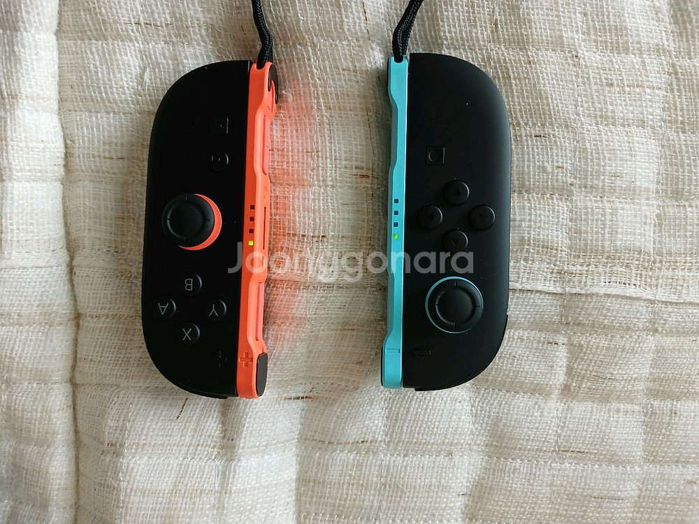 닌텐도 스위치 2 조이콘2 + 핸들 팝니다--2