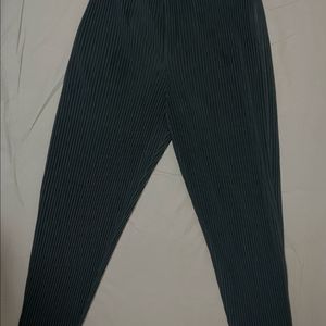 이세이미야케 옴므플리세 테이퍼드핏 팬츠