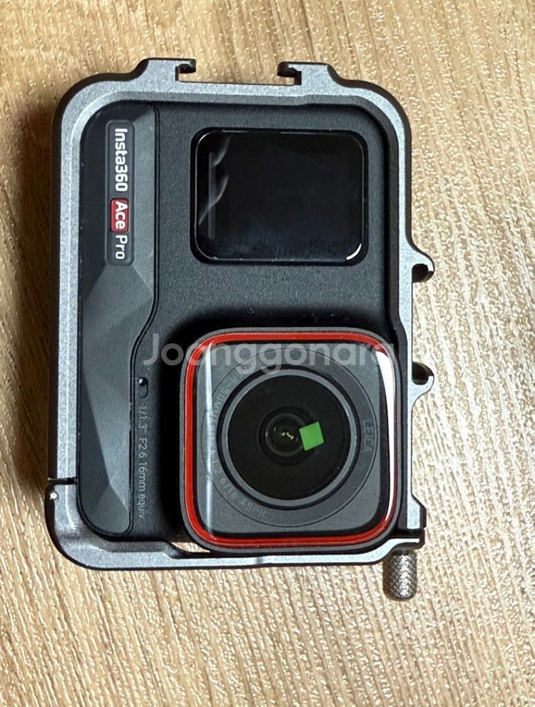 액션캠 인스타360 에이스 프로 + 512sd카드 팝니--0