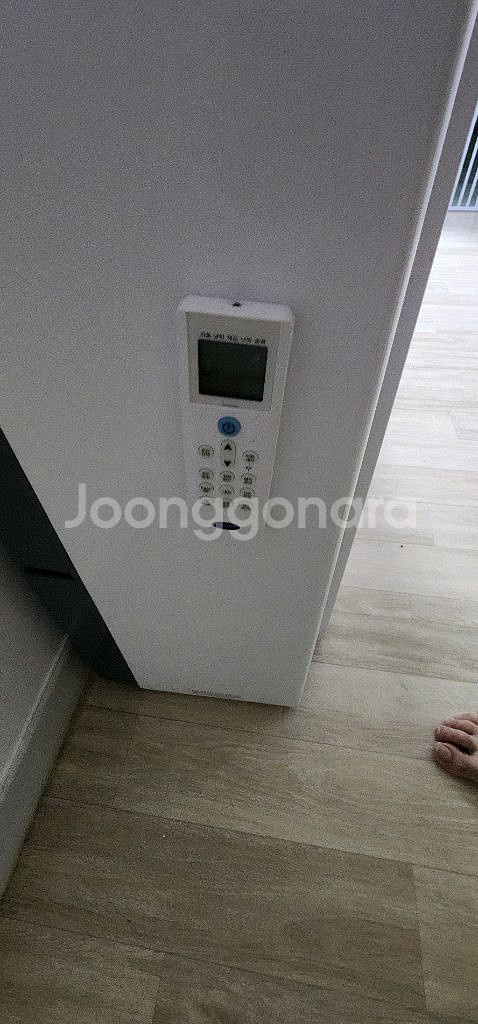 캐리어 창문형 에어컨 20만원에 팝니다.--5