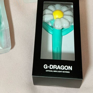 지드래곤 응원봉 키링 민트 판매합니다