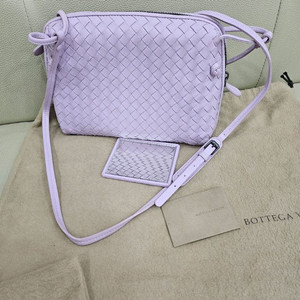보테가베네타 크로스백 라일락색상