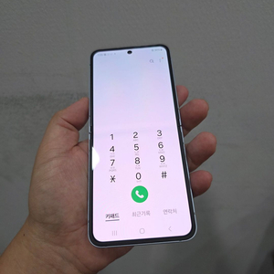 갤럭시 Z플립6 블루 256기가 SS급 팝니다