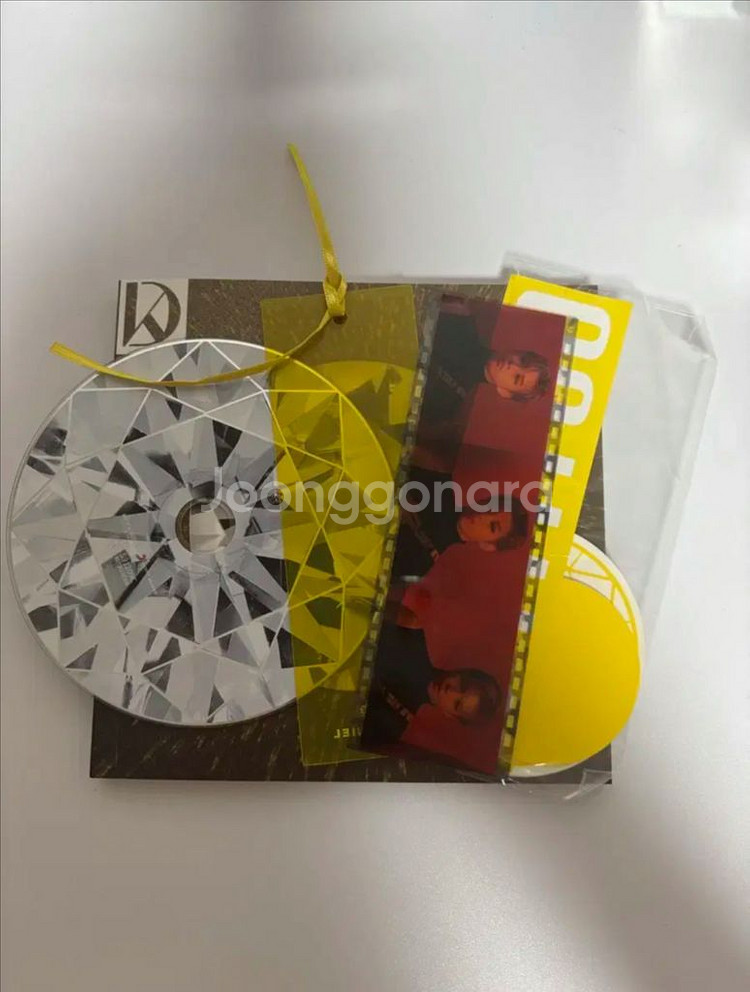 강다니엘 미니 3집 (yellow) 개봉 앨범 팔아요!--3