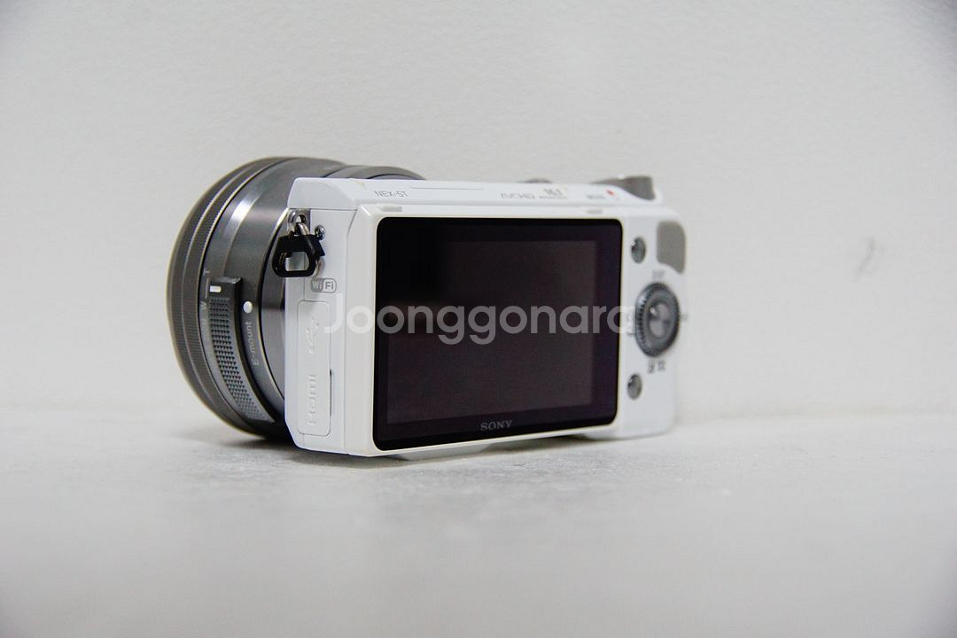 [소니] NEX-5T 화이트 8,692컷 팝니다.--3