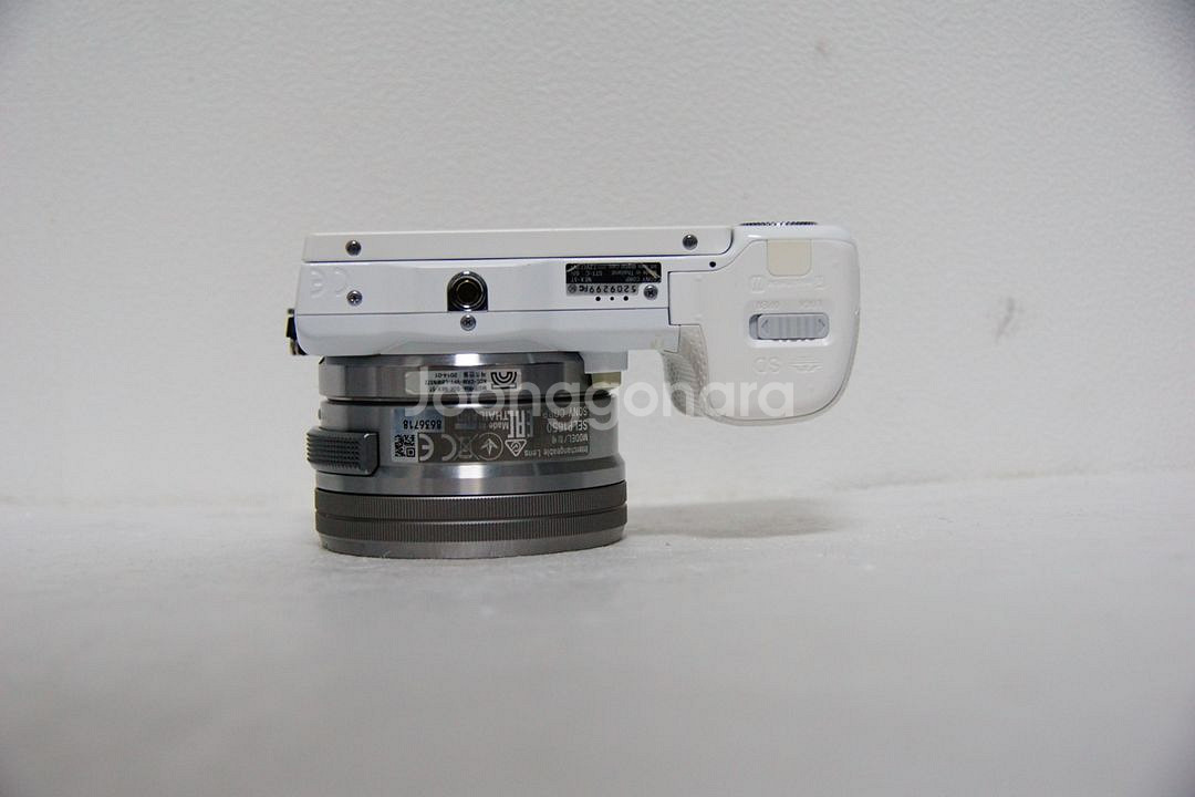 [소니] NEX-5T 화이트 8,692컷 팝니다.--4