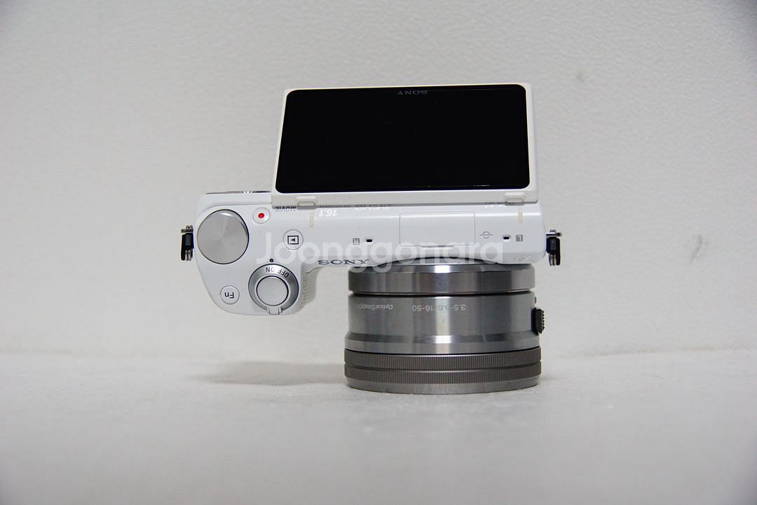 [소니] NEX-5T 화이트 8,692컷 팝니다.--6