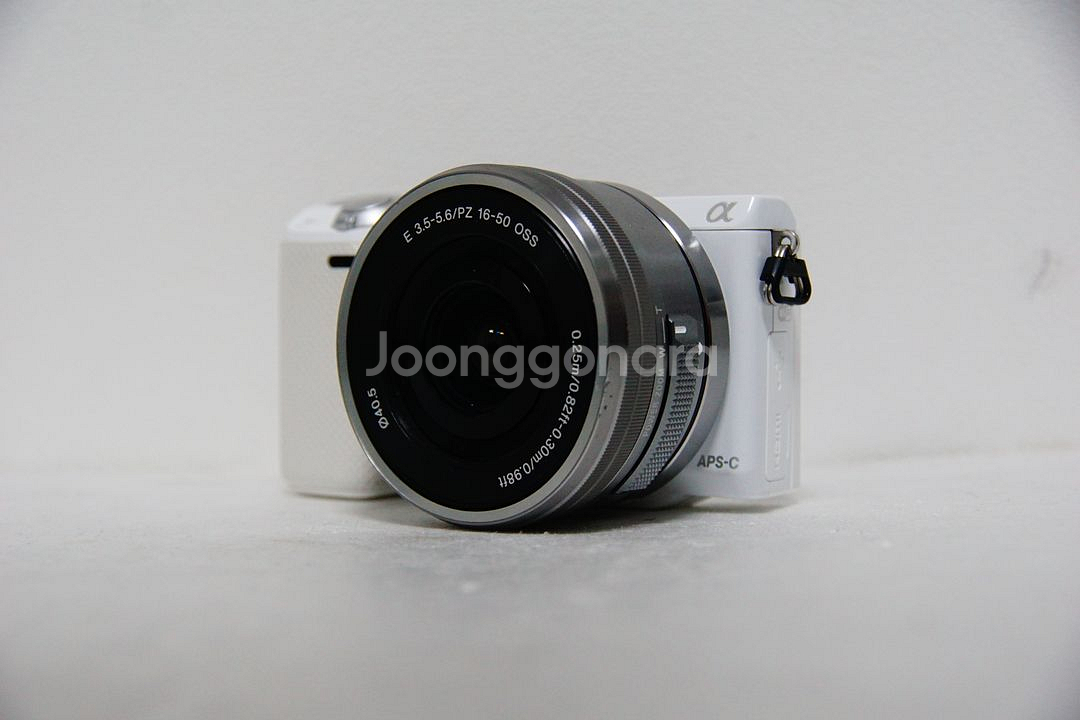 [소니] NEX-5T 화이트 8,692컷 팝니다.--7
