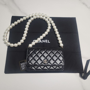 샤넬 클래식 진주 스트랩 WOC 크로스백