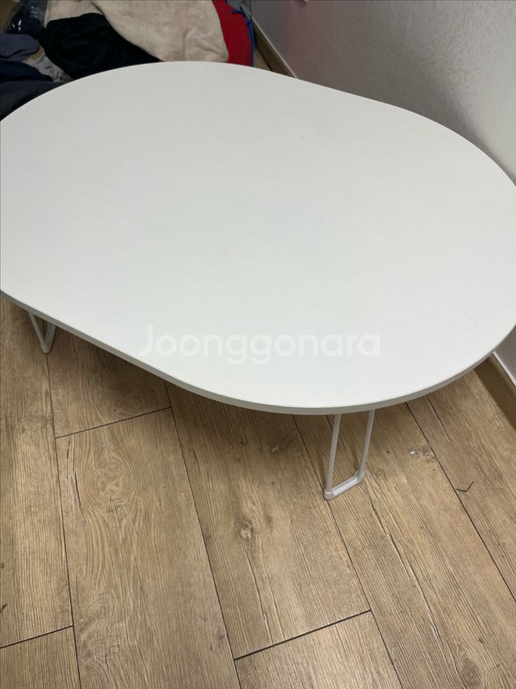 흰색 접이식 식탁 팝니다--0