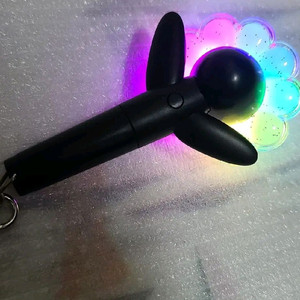 지드래곤 응원봉 키링 정품 싸게 팝니다!