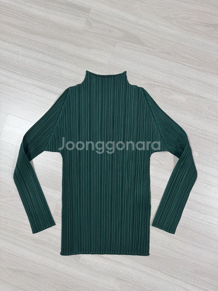 (새상품)이세이미야케 플리츠플리즈 반목티 긴팔--0