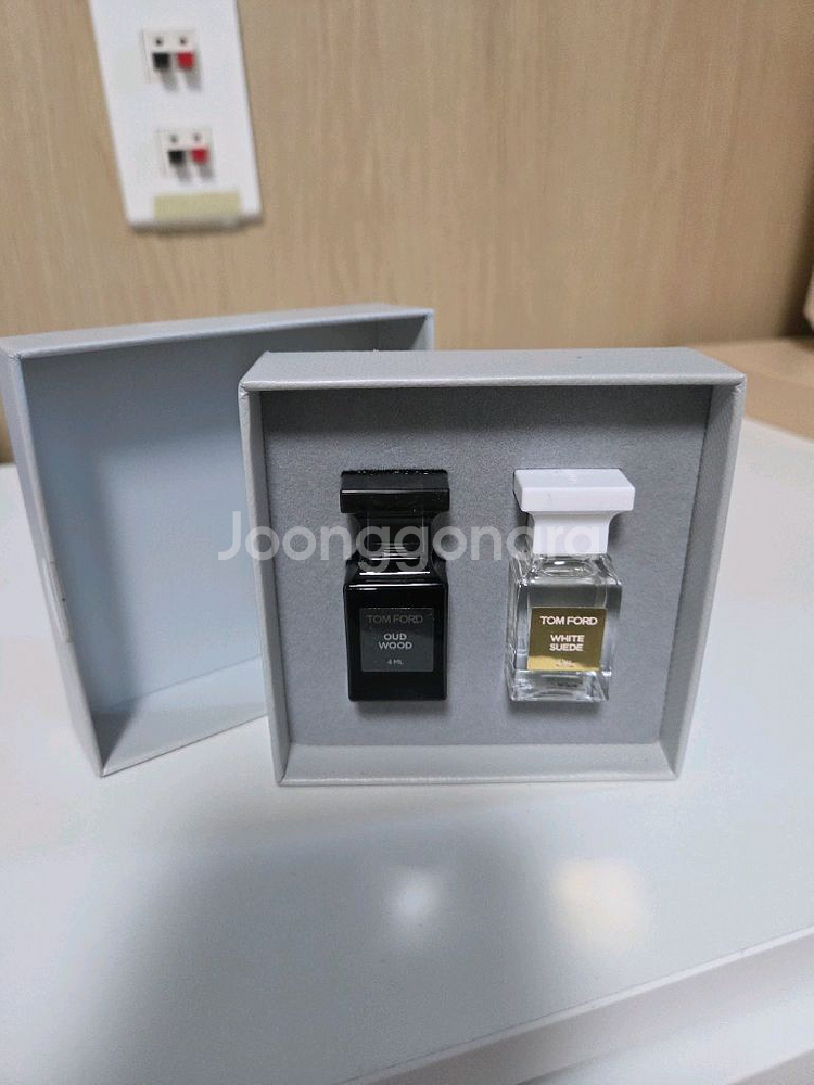 톰포드 오드우드, 화이트스웨이드 미니어처--0