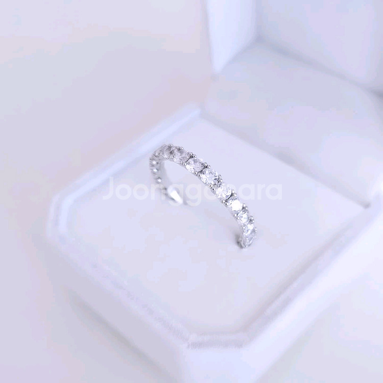 화이트골드 큐빅 뺑돌이반지--0