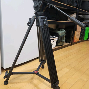 울란지 비디오 삼각대