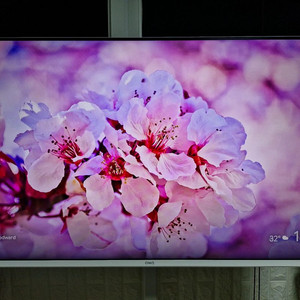 더함 삼탠바이미 43인치 QLED 4K 팝니다.