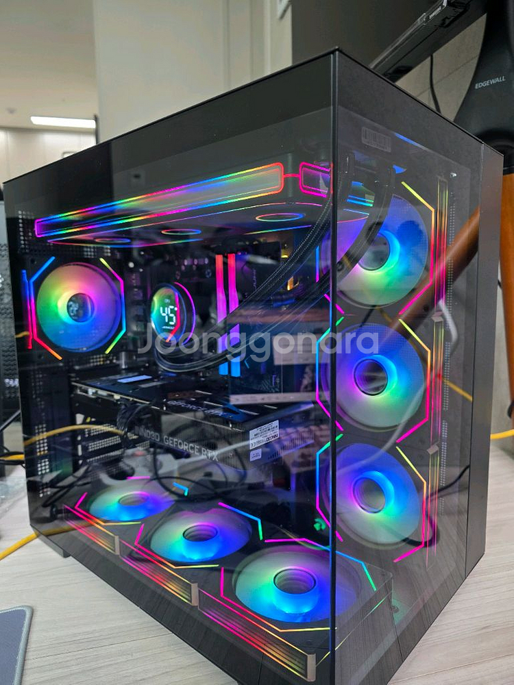 라이젠7 9800X3D 5080 블랙 고사양본체 팝니다--1