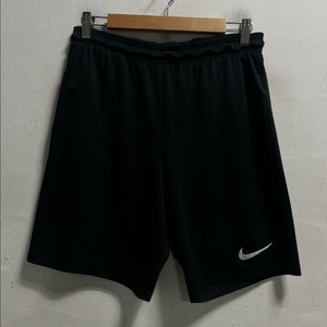 30-32 나이키 드라이핏 기능성 밴딩 반바지