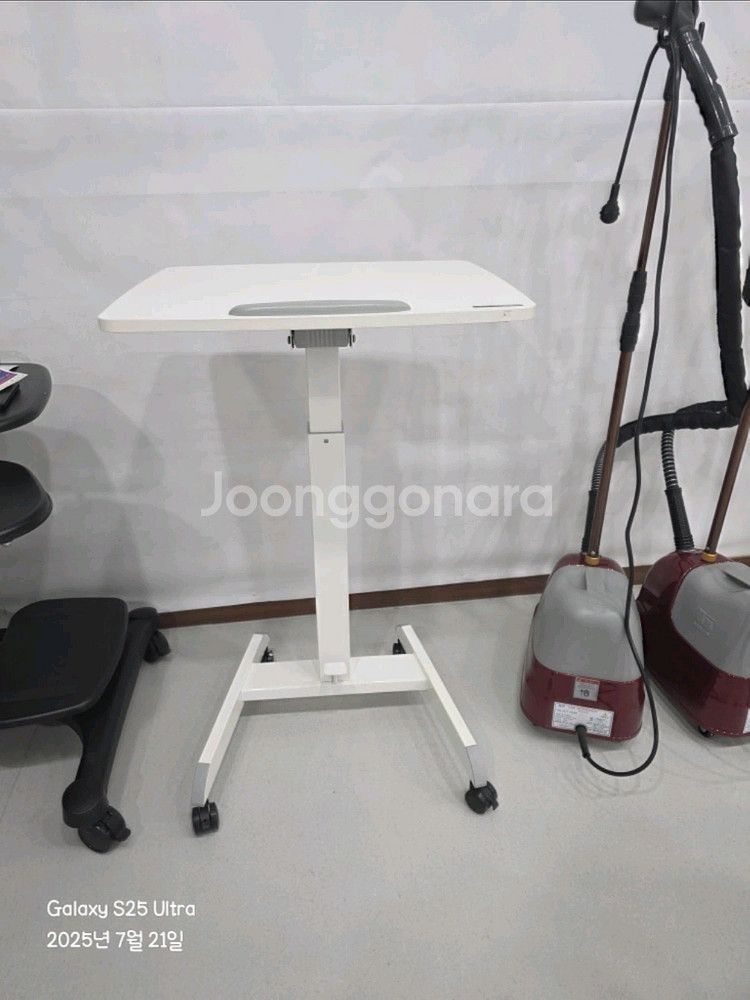 이동식 책상 (각도조절, 높이조절 O) 중고 팔아용~--0