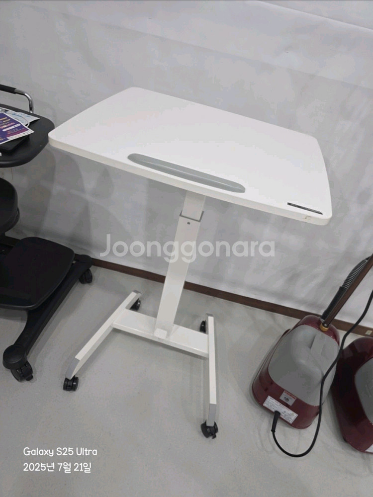 이동식 책상 (각도조절, 높이조절 O) 중고 팔아용~--1