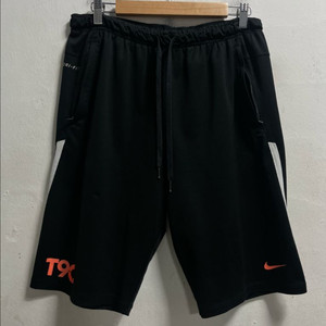 32-33 나이키 드라이핏 기능성 스판 밴딩 반바지