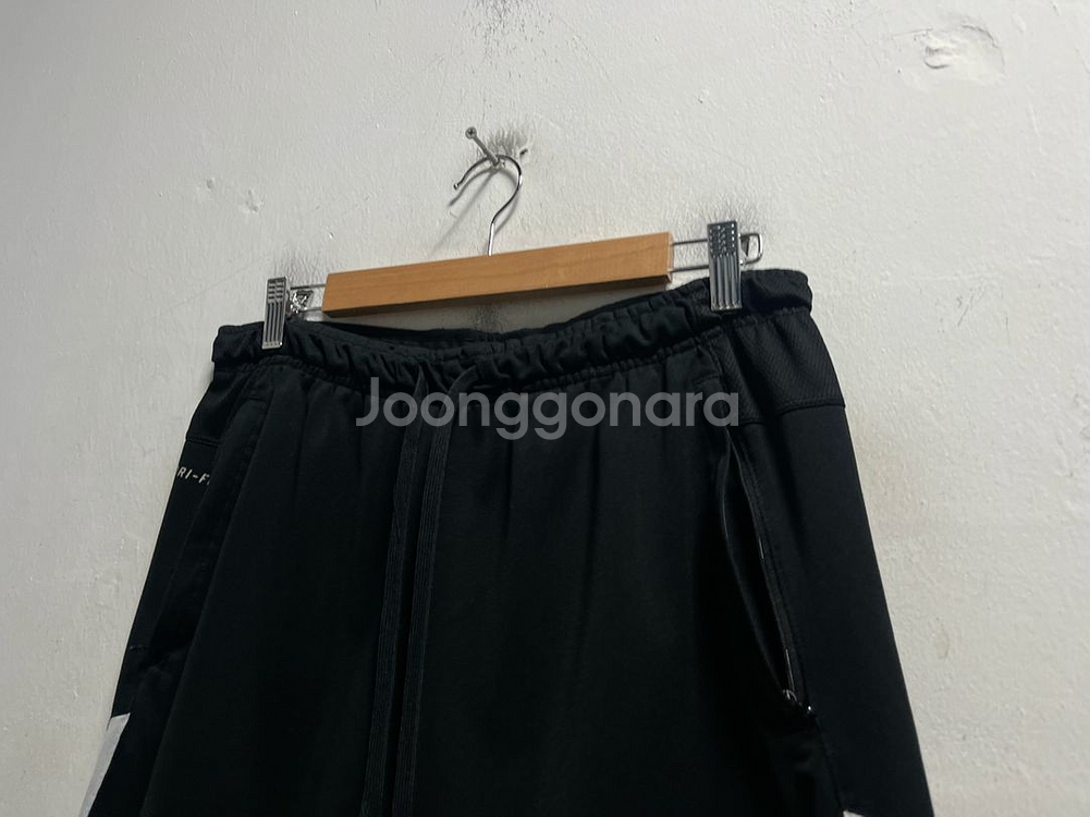 32-33 나이키 드라이핏 기능성 스판 밴딩 반바지--1