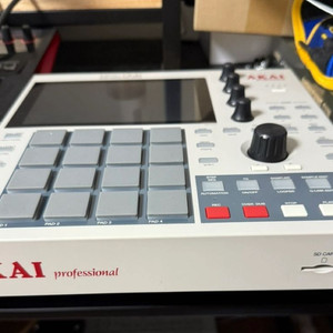 AKAI MPC ONE 샘플러