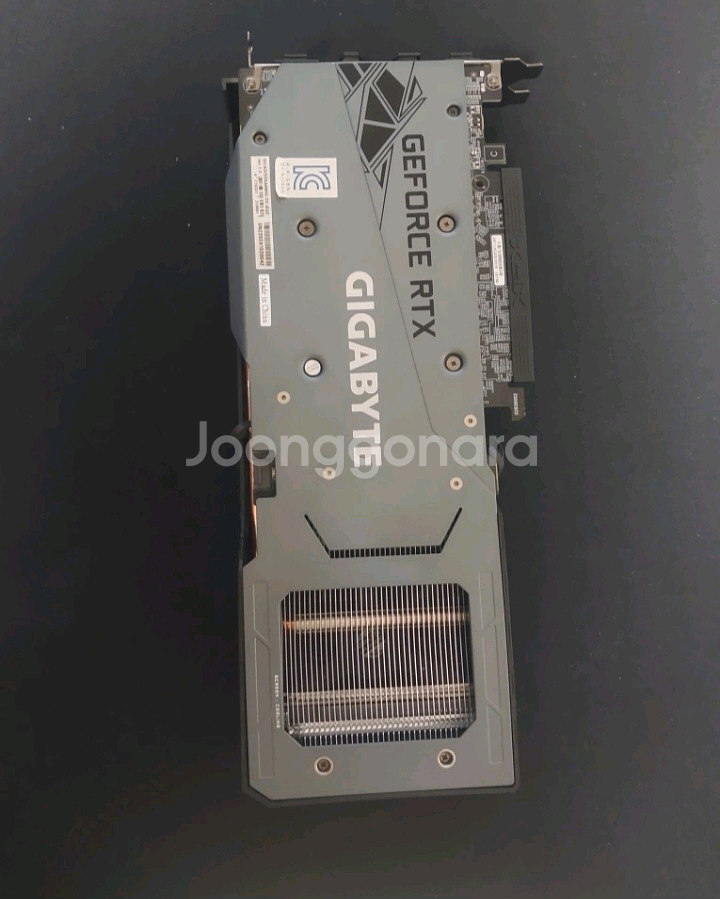 기가바이트 RTX3050 3팬--2