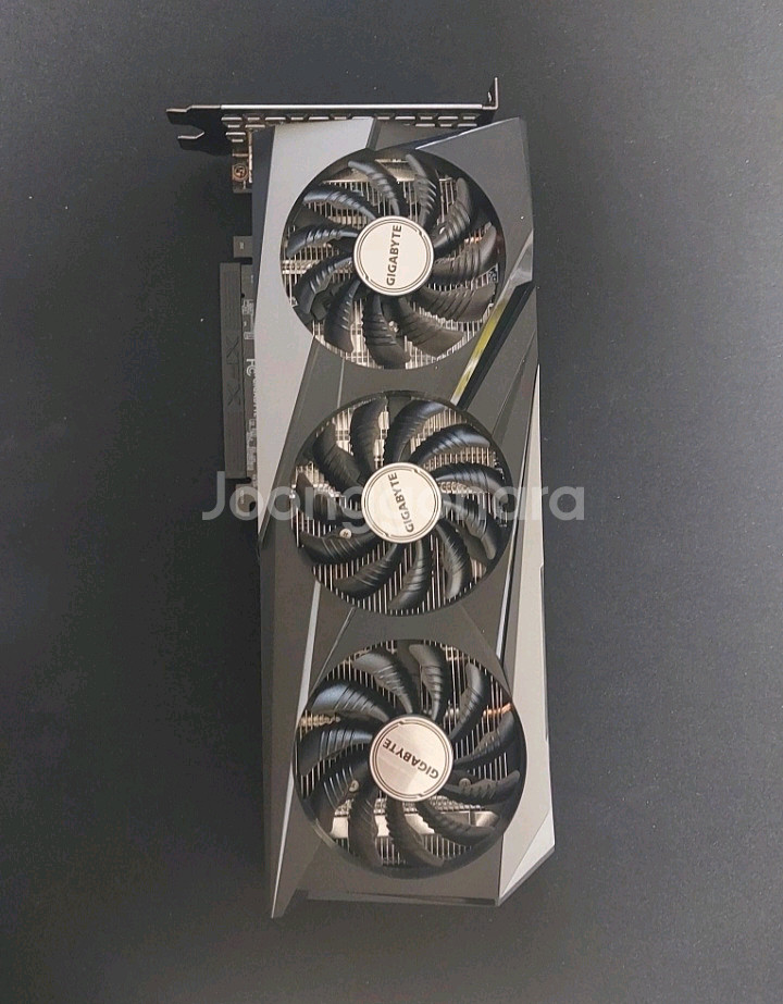 기가바이트 RTX3050 3팬--0