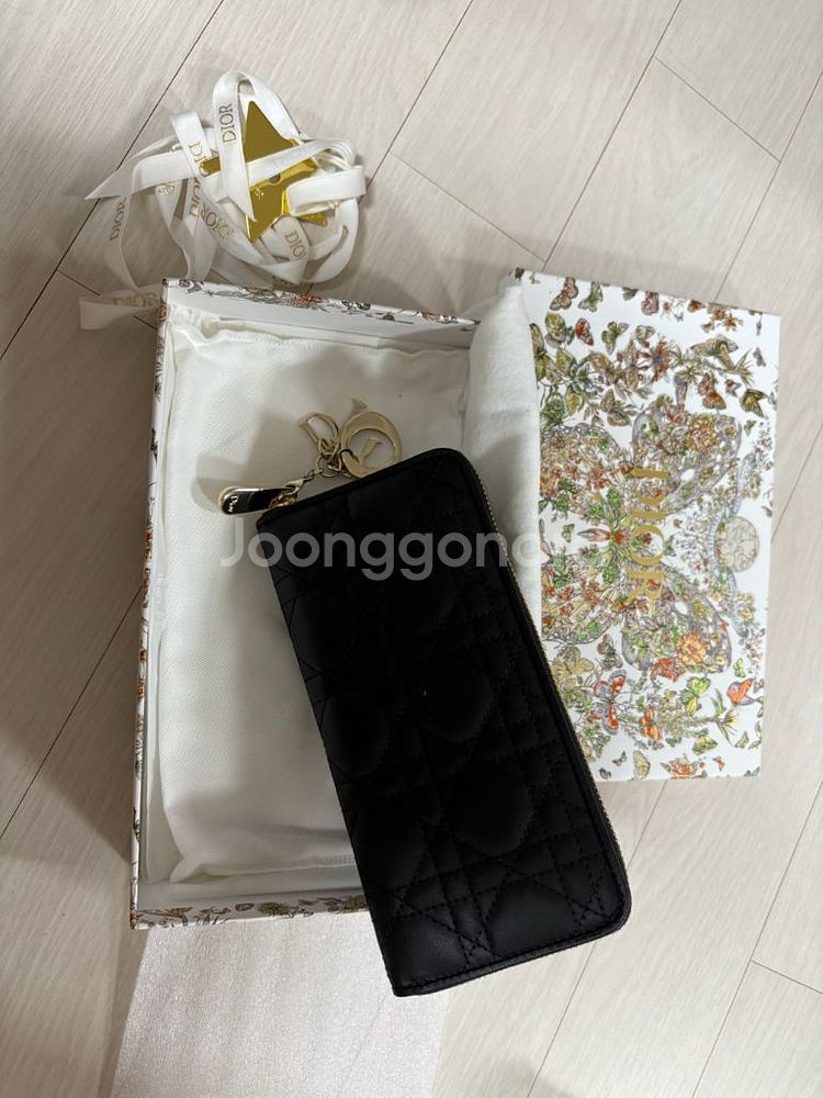 새상품 디올 레이디 정품 지갑--1