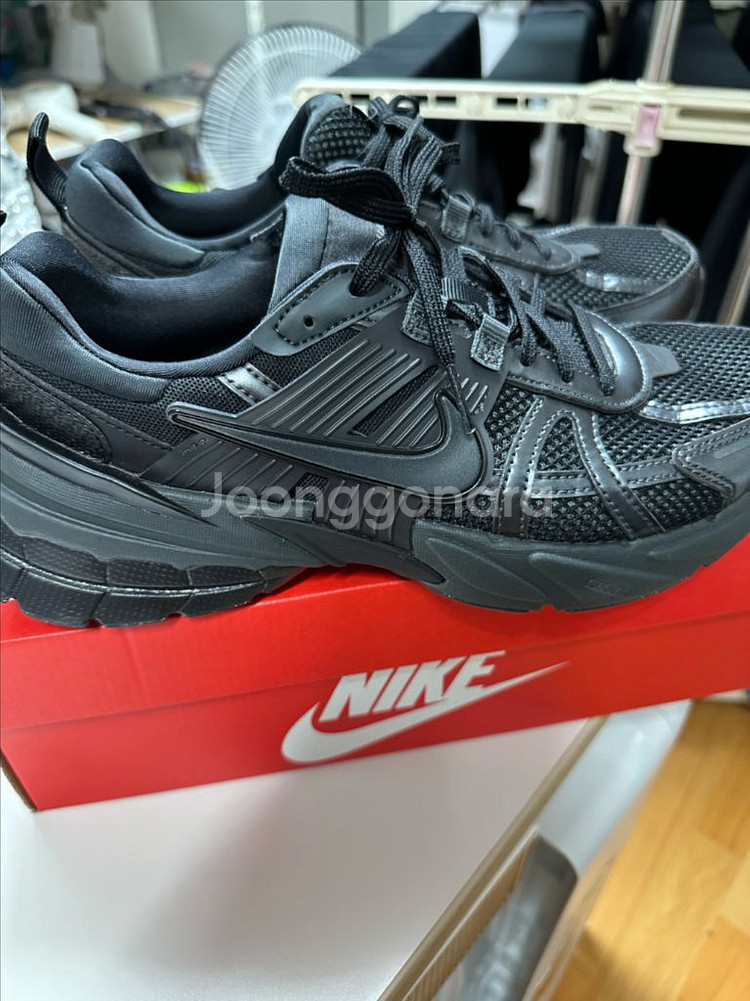 나이키 V2K 런 블랙 앤트러사이트 270--0